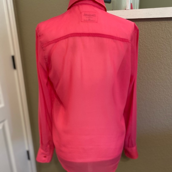 Aeropostale Sheer Pink Blouse Size Medium - Picture 6 of 9